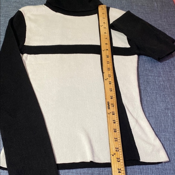 J.J. BASICS Medium Black White Colorblock Mock Neck Long Sleeve Top Minimalist M - Picture 8 of 8